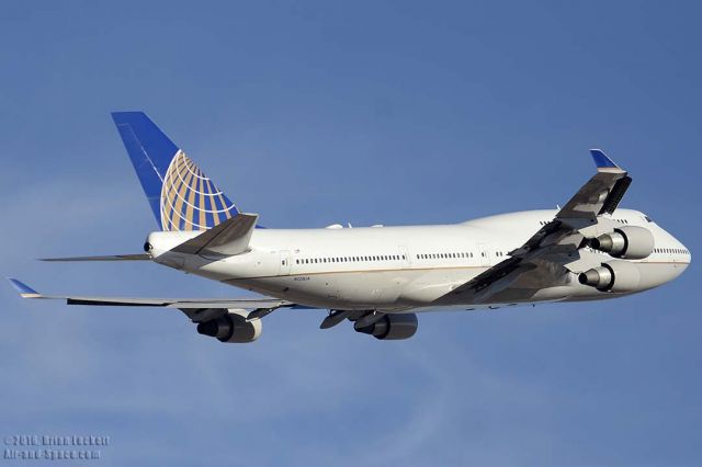 Boeing 747-400 (N128UA) - United Boeing 747-422 N128UA departing from Sky Harobor with an Ohio State football charter bound for Rickenbacker International Airport on January 2, 2016. It first flew on May 1, 2000. It carries construction number 30023. It was delivered to United on May 12, 2000. 