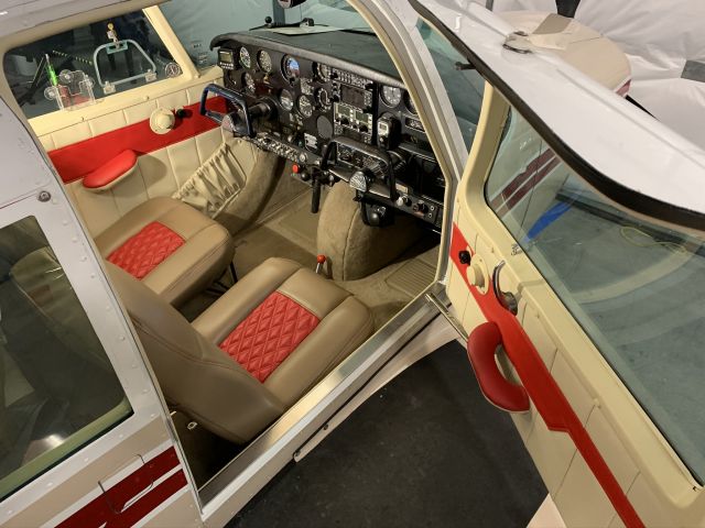 Piper PA-24 Comanche (N8315P) - Interior renovation