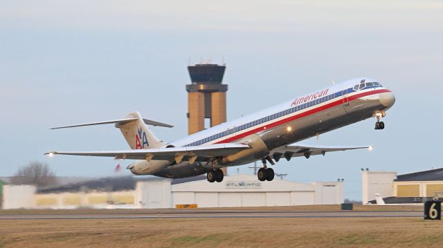 McDonnell Douglas MD-82 (N555AN) - February 27, 2018, Nashville, TN -- This MD82 is departing off runway 20C. This bird was laid to rest on Tuesday, August 21, 2018, at Roswell (ROW).