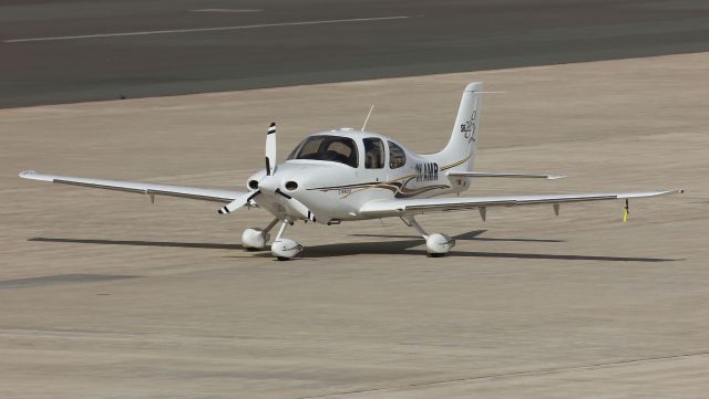 Cirrus SR-22 (OK-AMR)