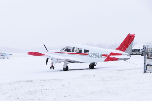 Piper Cherokee Arrow (N285AA)