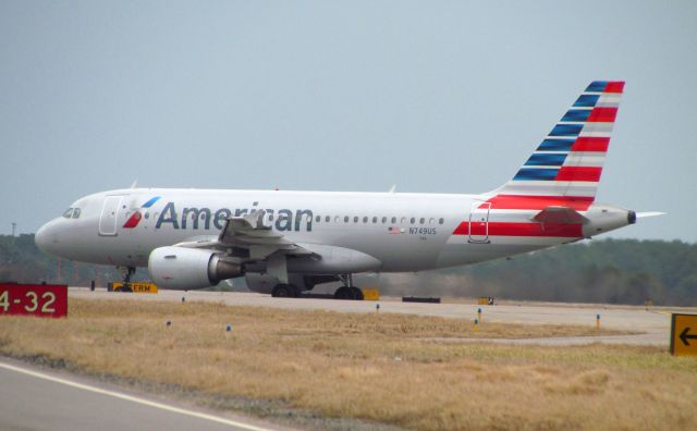 Airbus A319 (N749US)