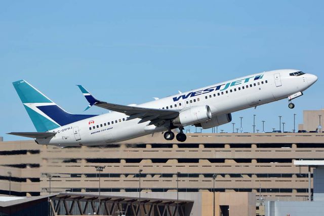 Boeing 737-800 (C-GWWJ) - WestJet Boeing 737-8CT C-GWWJ at Phoenix Sky Harbor on January 21, 2016. It first flew as N1786B on February 11, 2008. Its construction number is 35080. It was delivered to Westjet on February 22, 2008. 