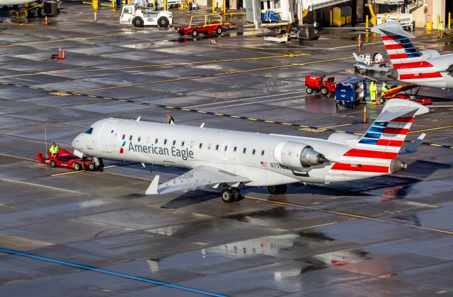 Canadair Regional Jet CRJ-700 (N759EV) - Spotted at KPHX on Jan-25-2021