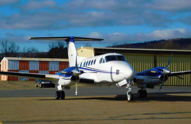 Beechcraft Super King Air 200 (N235LC)