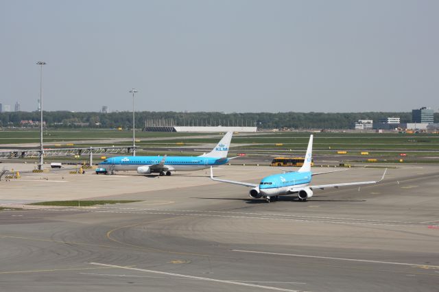 Boeing 737-800 (PH-BCA)