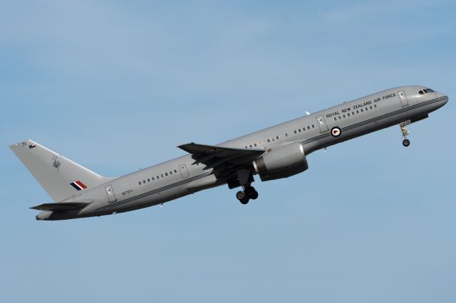 Boeing 757-200 (ANZ7571)