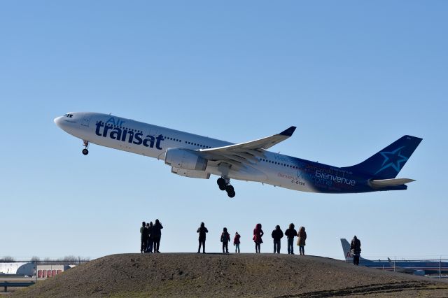 Airbus A330-300 (C-GTSO)