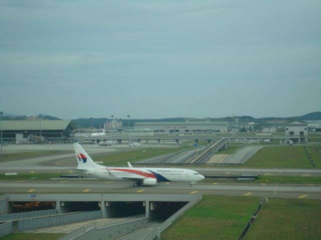 Boeing 737-800 (9M-MSE) - TAKEN FORM THE KLIA VIEWING GALLERY.