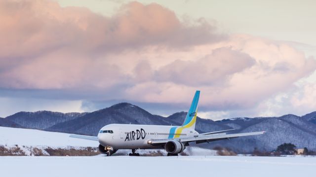 BOEING 767-300 (JA01HD) - Hokkaido International Airlines / Boeing 767-33A/ERbr /Jan.17.2016 Hakodate Airport [HKD/RJCH] JAPAN