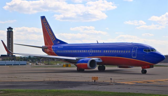 Boeing 737-700 (N643SW)