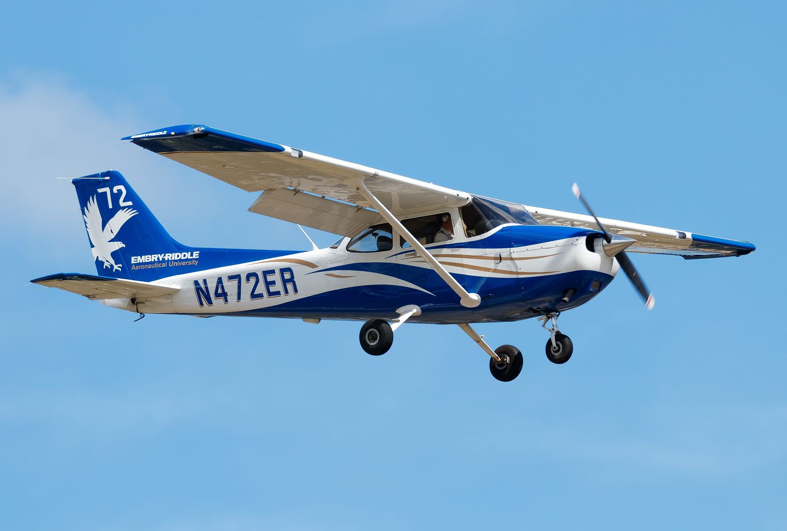 Cessna Skyhawk (N472ER)