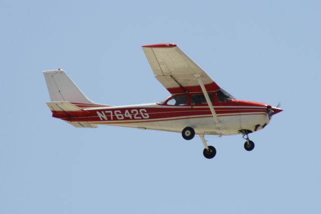 Cessna Skyhawk (N7642G) - Landing at John Wayne Airport, July 11 2018. 