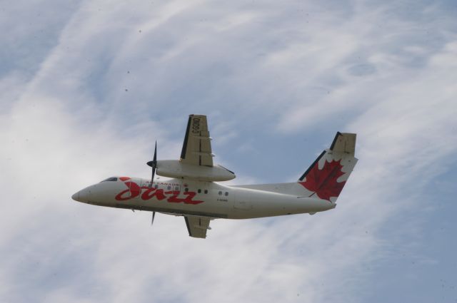 — — - Peu-après son décollage au-dessus de chez-moi à Val-d'Or, cet avion était en route pour Montréal Trudeau aéroport