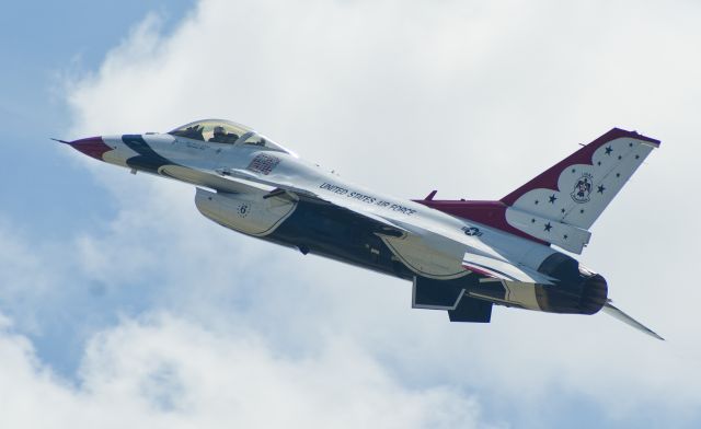 Lockheed F-16 Fighting Falcon (92-3896)