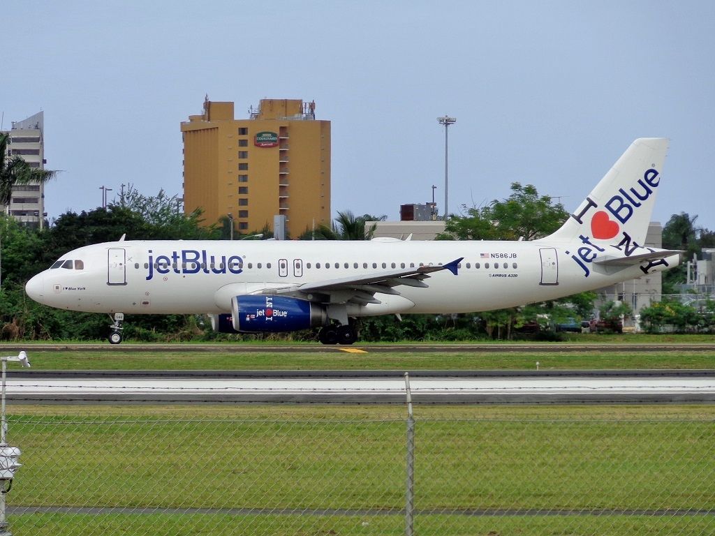 Airbus A320 (N586JB) - I♡NY!