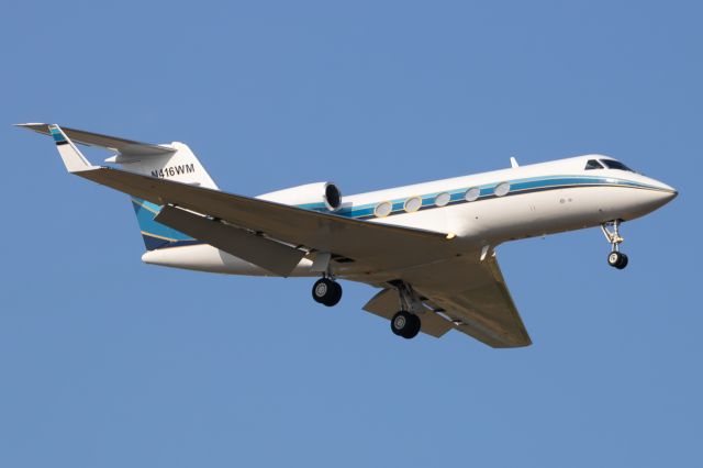 Gulfstream Aerospace Gulfstream 3 (N416WM) - Denton-based Gulfstream III on final for 18L