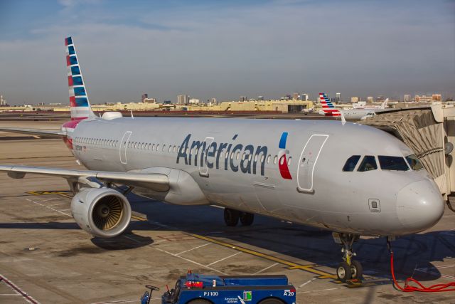 Airbus A321 (N153UW)