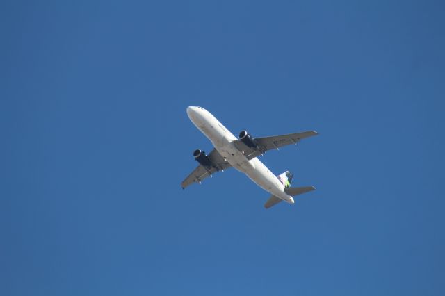 Airbus A320 (XA-VOM) - DESPEGUE POR PISTA 27
