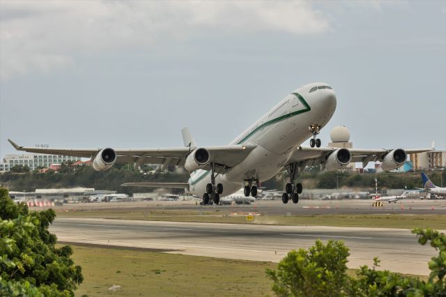 Airbus A340-300 (9H-BIG)