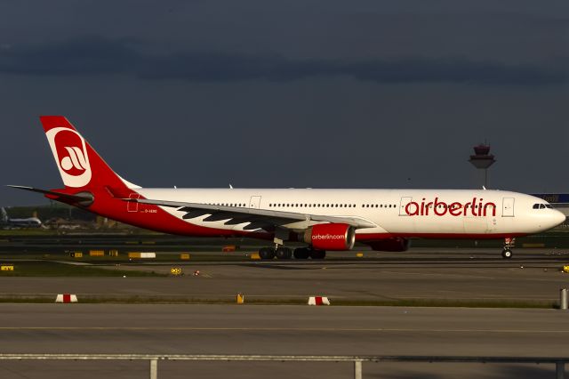 Airbus A330-200 (D-AERQ) - evening