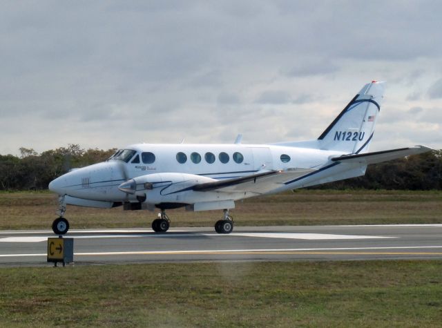 Beechcraft King Air 100 (N122U) - Take off RW33. Very windy.