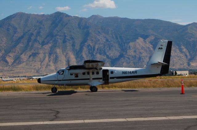 De Havilland Canada Twin Otter (N614AR) - Smoke Jumpers 2009 fire season. Seven Peaks, Utah.