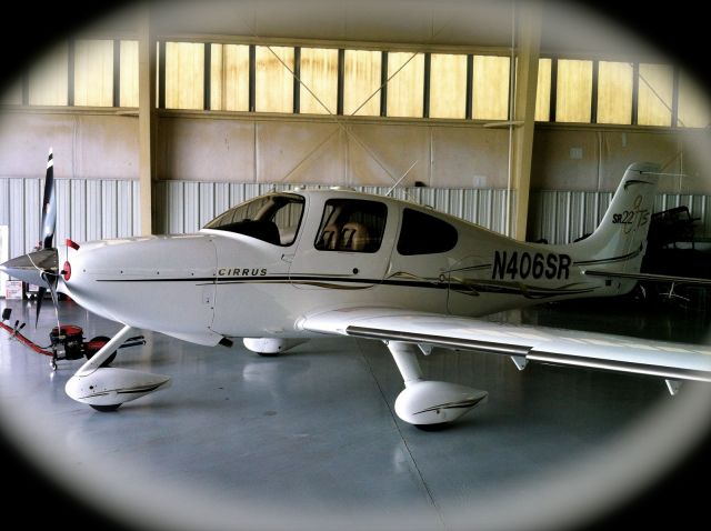 Cirrus SR-22 (N406SR)