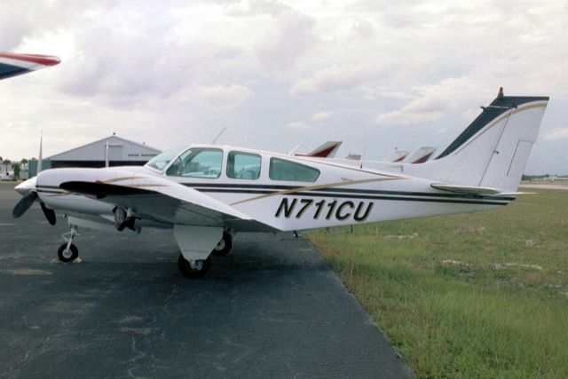 Beechcraft 56 Turbo Baron (N711CU) - Seen here on 28-Sep-03.