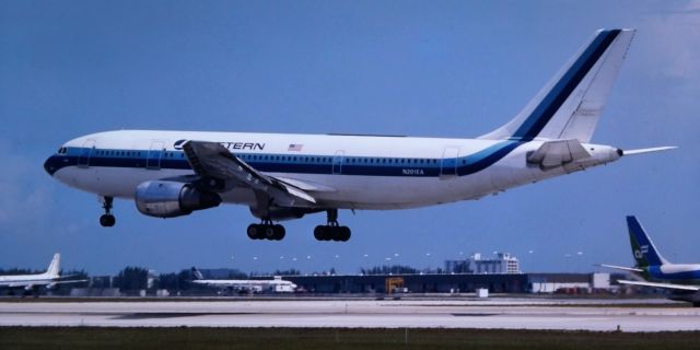 Airbus A300F4-200 (N201EA) - 1981