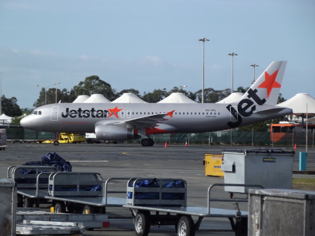 Airbus A320 (VH-VFL)