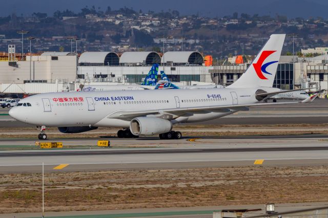 Airbus A330-200 (B-6545)