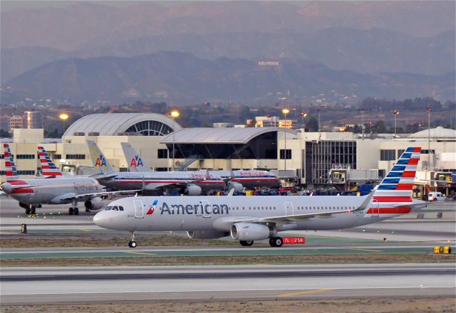 Airbus A321 (N127AA) - a rel=nofollow href=http://flightaware.com/live/flight/N127AA/history/20141118/2345Z/KLAS/KLAXhttp://flightaware.com/live/flight/N127AA/history/20141118/2345Z/KLAS/KLAX/a