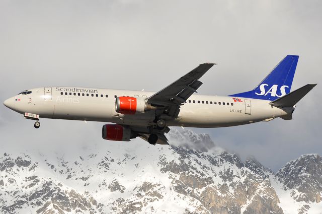 BOEING 737-400 (LN-BRE)