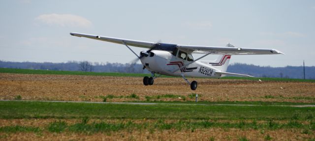 Cessna Skyhawk (N926CR)