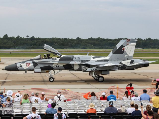 McDonnell Douglas FA-18 Hornet (16-2867)