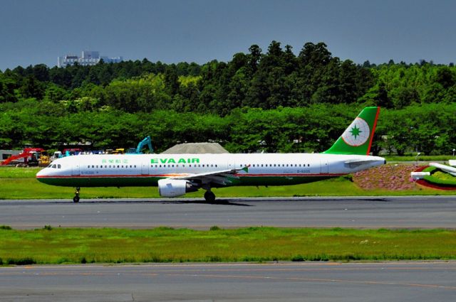 Airbus A321 (B-16205) - 2013