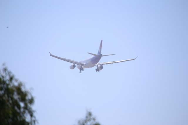 Airbus A330-200 (N375HA)