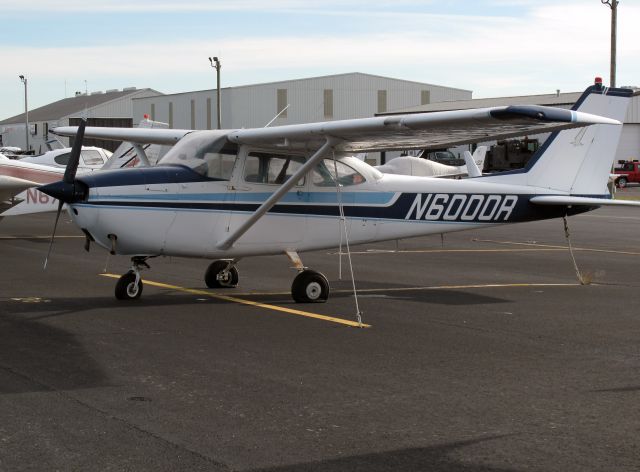 Cessna Skyhawk (N6000R)