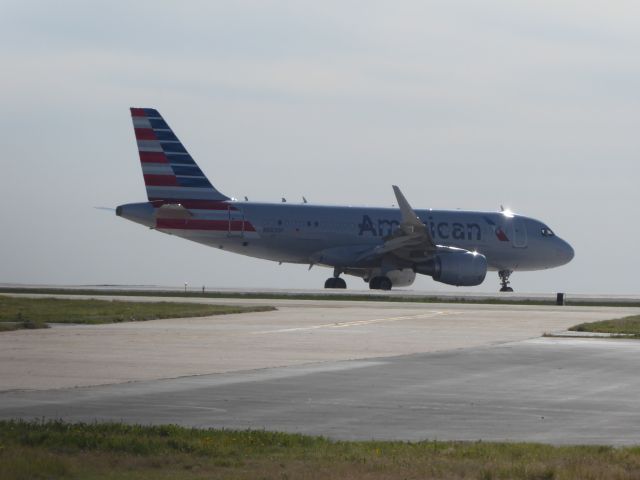 Embraer 170/175 (N8030F)