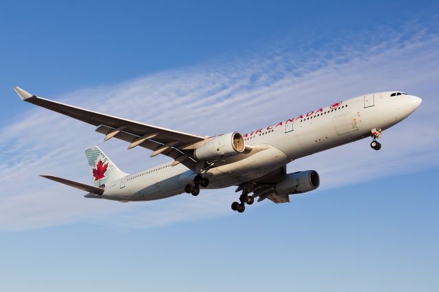 Airbus A330-300 (C-GHKR) - Full: a rel=nofollow href=http://www.airliners.net/photo/Air-Canada/Airbus-A330-343/2444517/L/&sid=1662c75fd10a31989822cf6516fbe71ehttp://www.airliners.net/photo/Air-Canada/Airbus-A330-343/2444517/L/&sid=1662c75fd10a31989822cf6516fbe71e/a