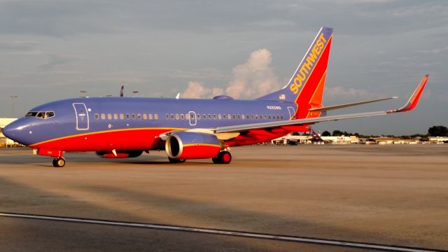 Boeing 737-700 (N282WN)