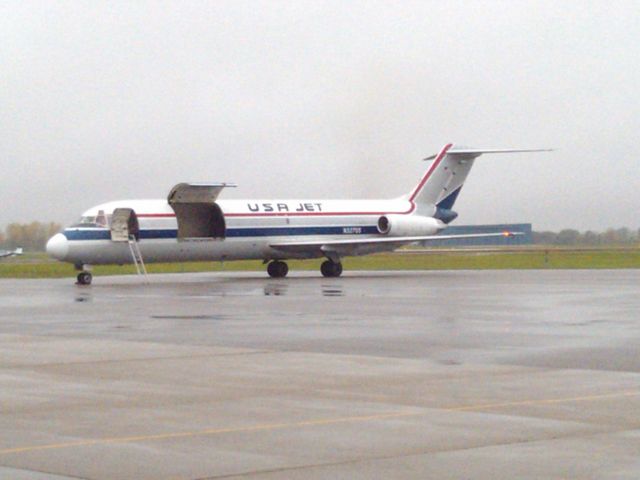 McDonnell Douglas DC-9-30 (N327US)