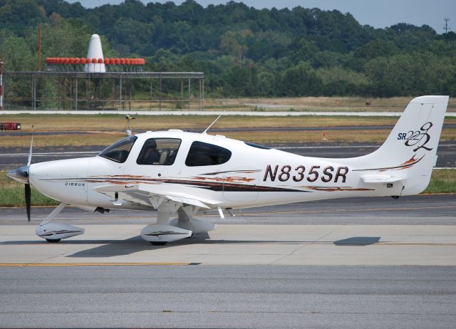 Cirrus SR-22 (N835SR)