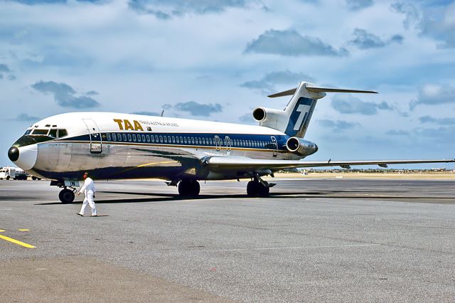 BOEING 727-200 (VH-TBN) - TRANS AUSTRALIA AIRLINES - BOEING 727-276/ADV - REG : VH-TBN (CN 21478/1357) - ADELAIDE INTERNATIONAL AIRPORT SA. AUSTRALIA - YPAD 5/12/1979