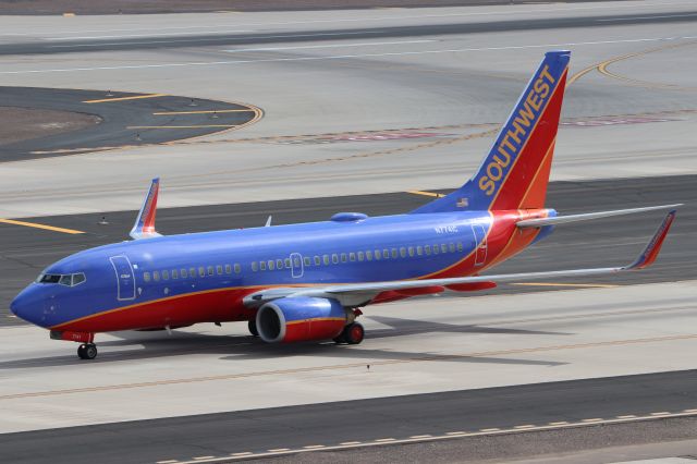 Boeing 737-700 (N7741C)