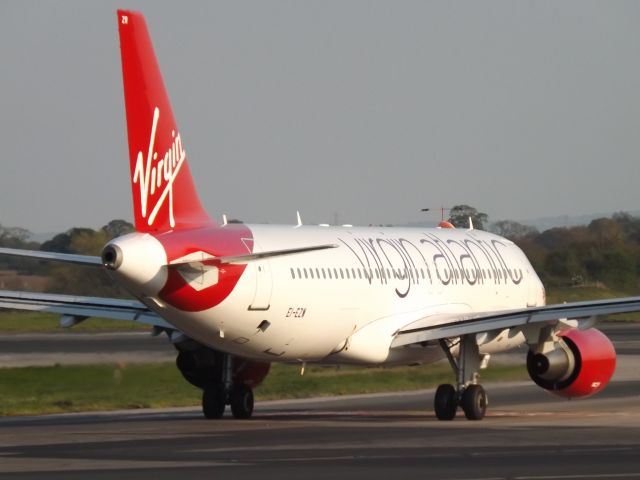 Airbus A320 (EI-EZW) - MANCHESREE UK 07-05-2013 JROON