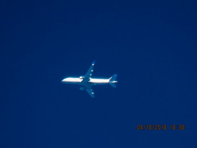 Embraer 175 (N144SY)