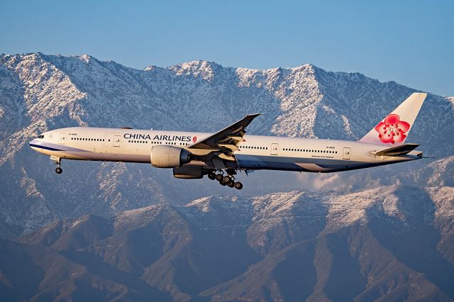 BOEING 777-300 (B-18001)