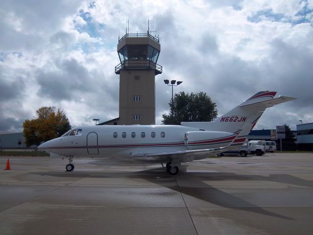 Hawker 800 (N662JN)